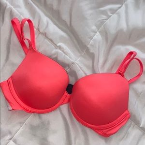Victoria Secret Pink wear everywhere push-up bra